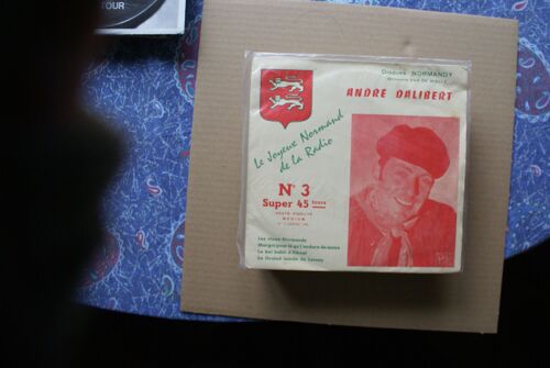 Andre Dalibert Le Joyeux Normand De La Radio  N° 3 Les Vieux Normands/Margot Pour Te Qu'j'endure De Maux/Le Bel Habit D'elbeuf/ La  Graind Lainde De Lessay