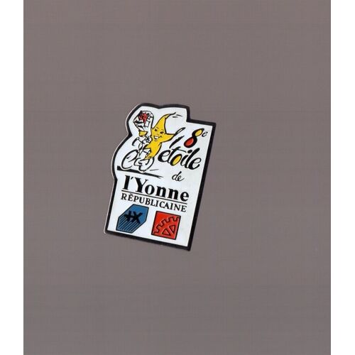 Pin's Cyclisme - Média - Banque / 8e Étoile Yonne Républicaine (Journal) - Partenariat: Banque Populaire
