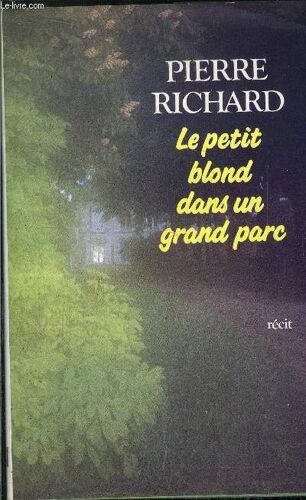 Le Petit Blond Dans Un Grand Parc