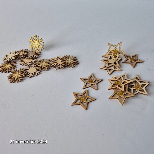 Lot de 24 pièces en bois pour la décoration de Noel , étoiles et flocons à paillettes