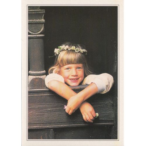 Finlande, " Enfant Couronné De Fleurs ".