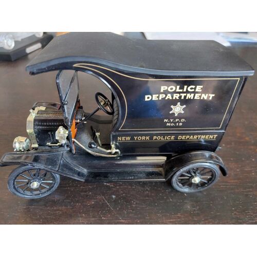 Maquette Modele Reduit Tacot Vehicule Ancien / New York Police Department Nypd N° 15 / Taille L 18 Cm X H 11 Cm / En Metal