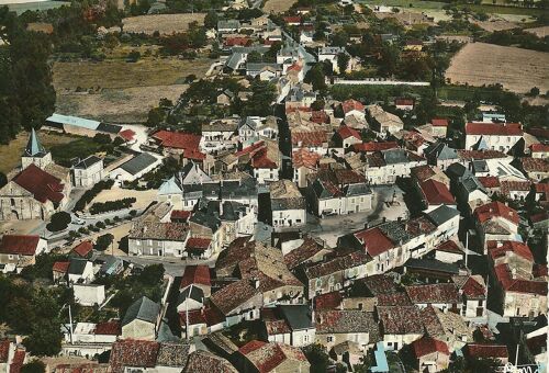 Usson Du Poitou Vue Générale Aérienne