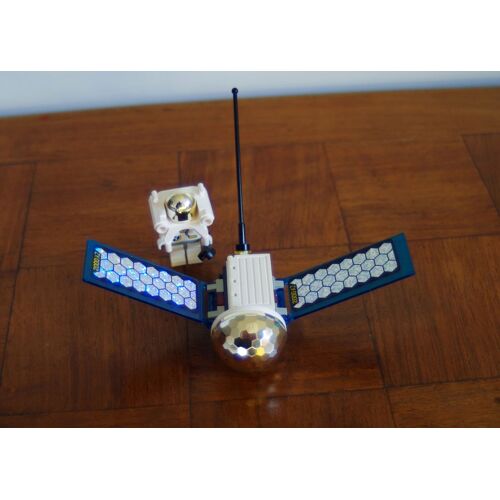 LEGO 6458 - Satellite avec Astronaute