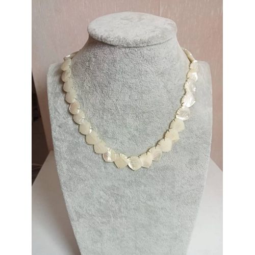 Collier Ancien En Nacre Longueur 19 Cm Fermé