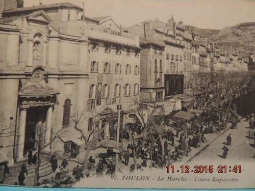 Toulon : Le Marché . Cours Lafayette  ( Belle Animation )