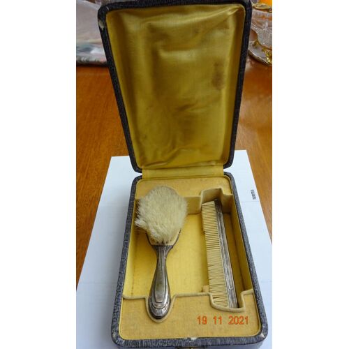 Necessaire De Toilette En Argent