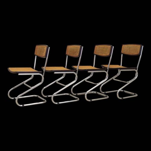 Ensemble De Quatre Chaises Design Bauhaus Annes 1960 Production Italie Multicolore