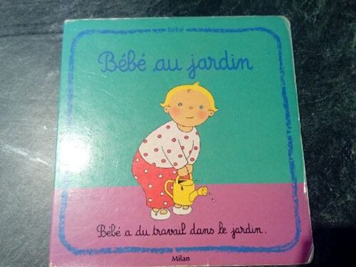 Bébé Au Jardin