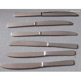 Lot De Six Couteaux À Lames Crantée (22cm) En Inox