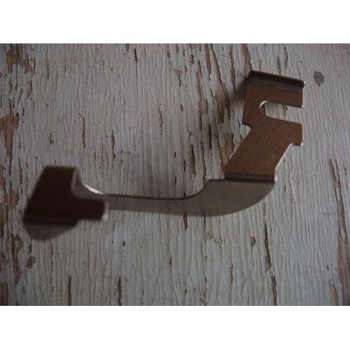 Accessoire pour machine à coudre "Singer" - Guide en métal pour ourlets au point caché