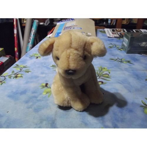 Peluche Petit Chien Assis 15 Cm Couleur Sable