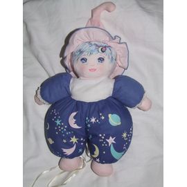 POUPEE MUNDIA DOUDOU BLEU NUIT LUNE ETOILE PLANETE BONNET ROSE 