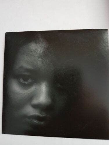 Mirel Wagner          To The Bone    (9 Titres)