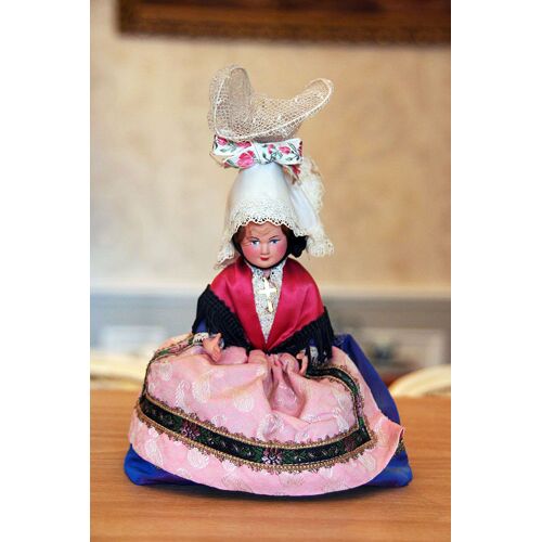 Poupée Folklorique De Collection