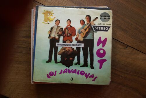 Los Javalouas 3 Hot Ole Torero/ La Feria De Las Flores/Vagabundo Soy/ Solo Y Perdido Amadeo 45t Avrs 15568