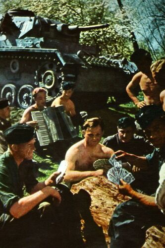 Ww2 - Equipages De Chars Allemands Au Repos Dans Les Balkans En 1941