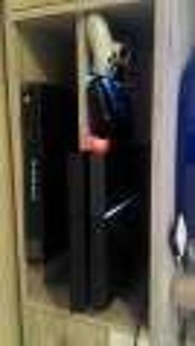 Playstation 4 500go + 2manettes + 5 Mois D'abonnement En Réseau + Fifa 