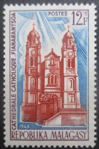 Madagascar N°453 Cathédrale Neuf **