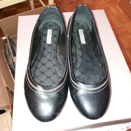 Deux Paires De Ballerine Tex Max Azria Pointure 37