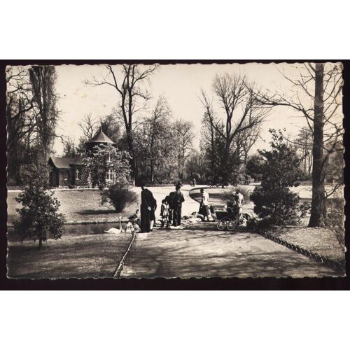 Cpa - Lille - Jardin Vauban 