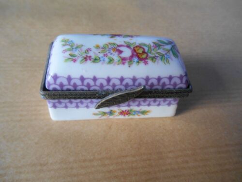 Petite Boîte En Porcelaine