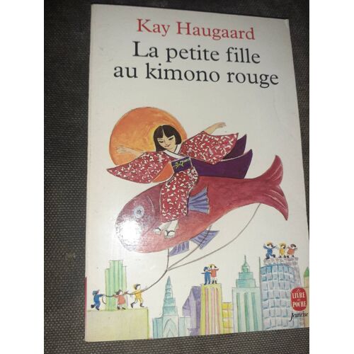 La Petite Fille Au Kimono Rouge