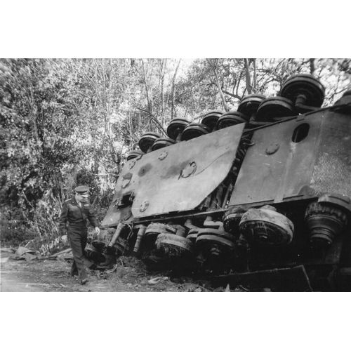 Ww2 - Blindé Allemand Détruit, Examiné Par Eisenhower