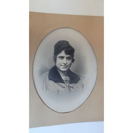 Portrait De  Jeune Femme