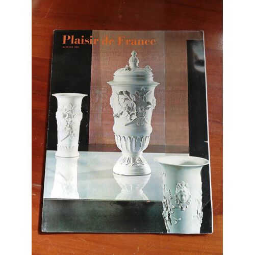 Plaisir De France 363, La Rocca Di Soragna, Perne-Les-Trente-Six-Fontaines, Bronzes De Fontainebleau, Hans Hartung, Les Meissen De Sm Le Roi Umberto, Blanc Et Noir Au Louvre 363 