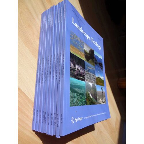 Landscape Ecology 26 