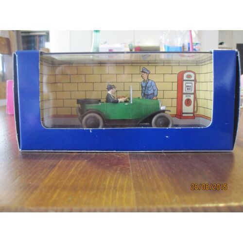 Voiture Tintin N°17 - Citroën Torpedo Des Dupondt De "Tintin Au Pays De L'or Noir"