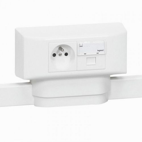 adaptateur + cadre 4m pour goulotte dlplus - legrand dlplus 031613