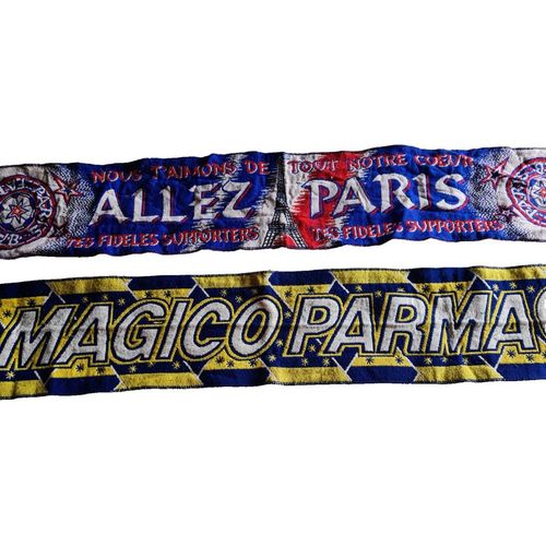 Écharpes Pour Supporters 🧣 Du Psg 🇫🇷 Et Du Magico Parma.