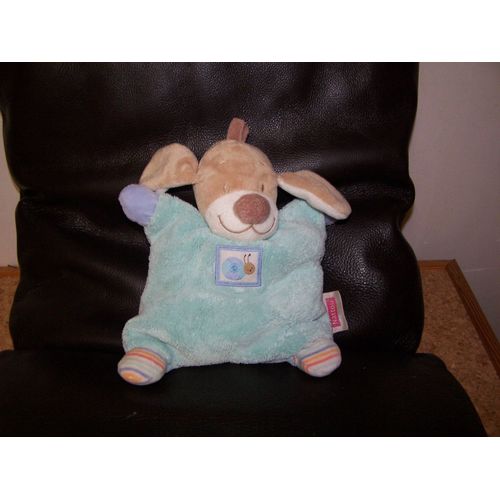 Doudou Chien Nattou Semi Plat Grelot Bleu Beige Escargot