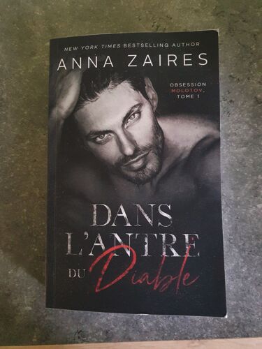 Dans L'antre Du Diable