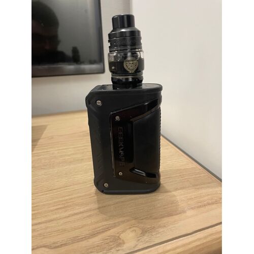 Aegis Legend 2 GeekVape avec deux accus VAP Procell IMR 217003.7V 4200mAH