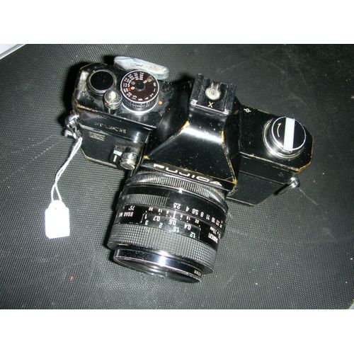 Appareil photo réflex argentique noirFujica ST 801