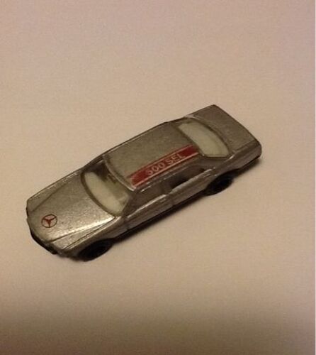 Petite Mercedes Berline Grise 