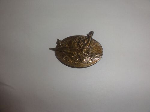 Insigne Militaire Drago G 2225 Centre Mobilisateur Sans Attache 