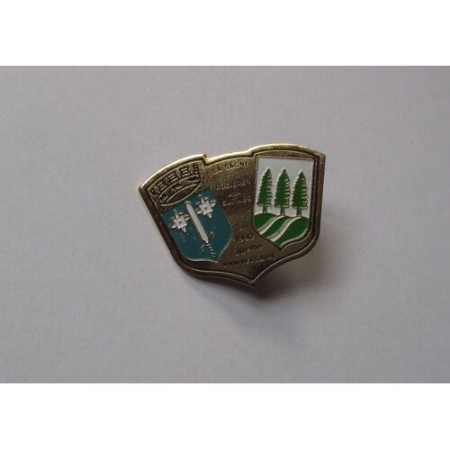 Pin's 30 Ans Du Jumelage Des Villes: La Sagne (Suisse) Et Rosières Aux Salines (France Lorraine) 1992