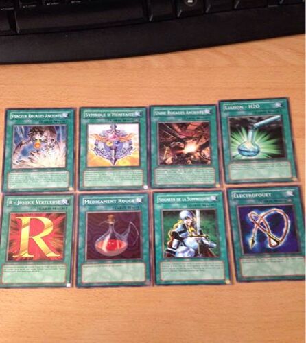 Perceur Rouages Ancients + Symbole D'héritage + Usine Rouages Ancients + Liaison H2o + R - Justice Vertueuse + Médicament Rouge + Seigneur De La Suppression + Électrofouet