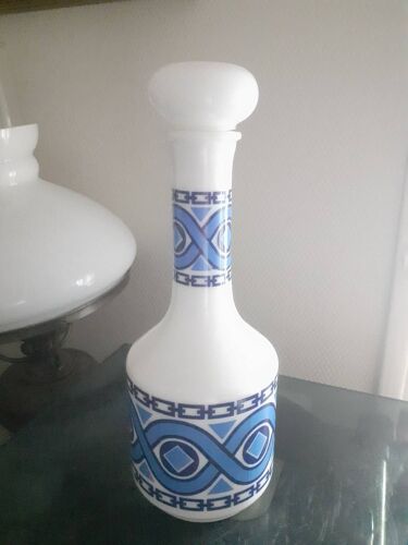 Bouteille en Opaline bleue. Années 50/ 60/70 80. 
