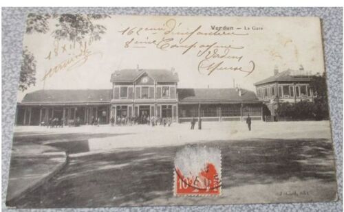 Carte Postale Ancienne Carton De Verdun- La Gare- J. Chol Édit.- Au Verso Correspondance Écrite En 1910 Par Un Soldat En Caserne À Verdun Adressée À Un Autre Soldat En Caserne À Langres
