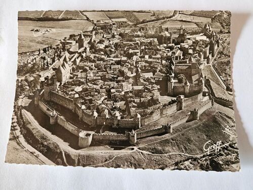 Carte Postale Carcassonne - Vue Aérienne - Ensemble De La Cité Et Des Remparts En Double Enceinte - Carte N°1080