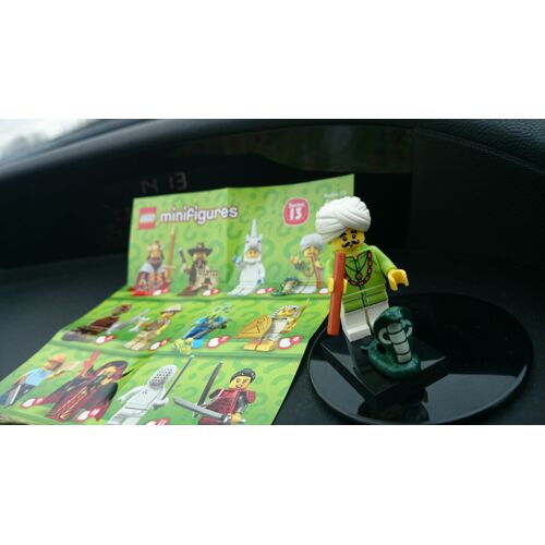 LEGO minifigurines série 13 - le charmeur de serpent