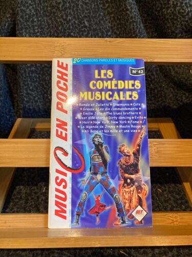 Music En Poche N°42 Comédies Musicales Paroles Accords 20 Chansons Hit Diffusion