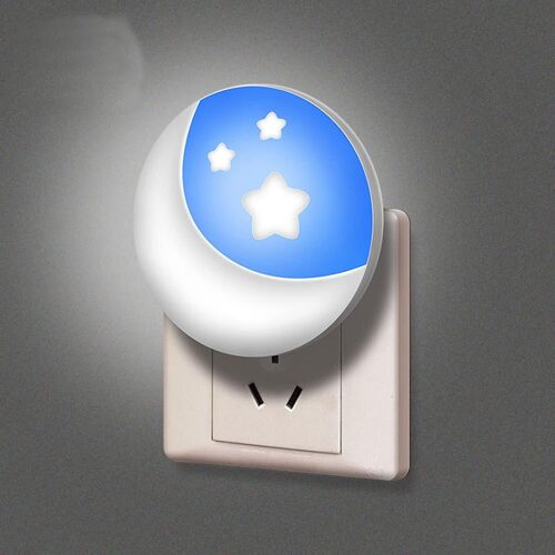 La Prise De Veilleuse À 2 Puces Est Équipée D'un Capteur De Lumière, D'une Veilleuse À Led