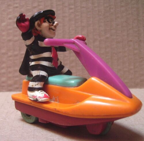 Figurine " Hamburglar " Sur Un Jet-Ski-  Mcdonald's - 1992