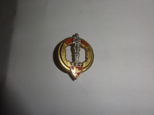 Insigne 32e Régiment D'artillerie Avec Attache